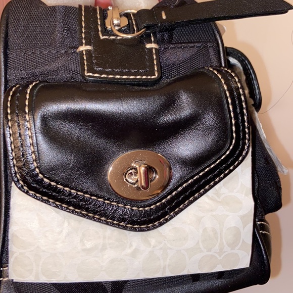 NWT Coach 6232 Signature SOHO Gallery Pocket Purse - Picture 6 of 13